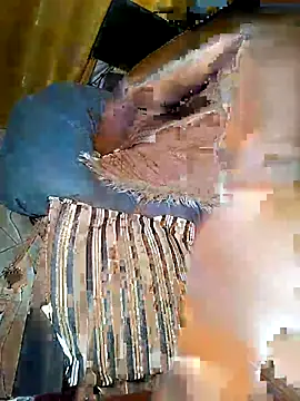 Hugemassivebootie's cam snapshot