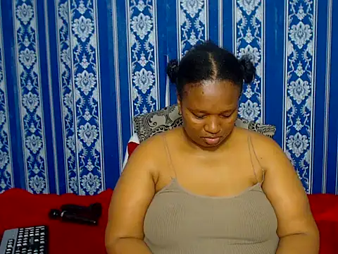 JUICEYLIPS333's cam snapshot