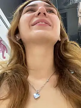 QuitieLia live sex cam