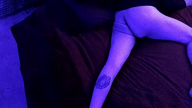 Time2playN303party's cam snapshot