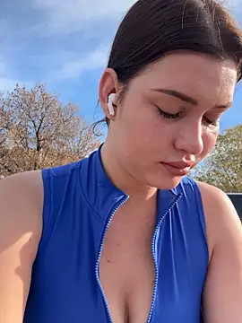 KikiWatson live sex cam