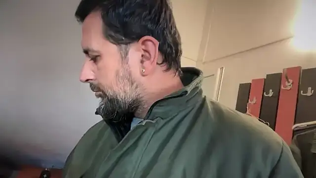 TigerOne19's cam snapshot