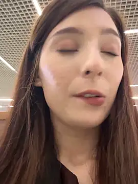 LilluKatten live sex cam