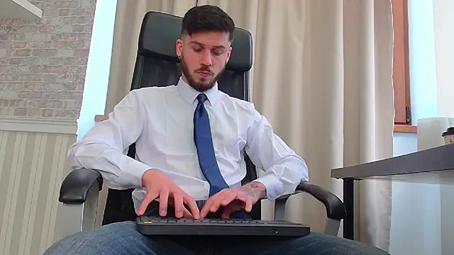 JonahShaw live sex cam