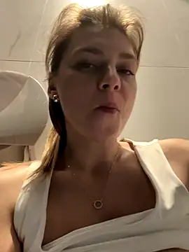 ValenciaShock live sex cam