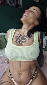 EmilyDiazofficial live sex cam