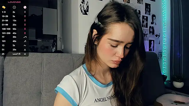 lovelyalivia live sex cam