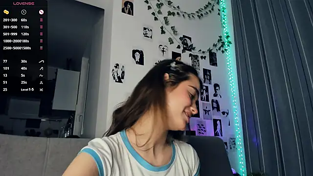 lovelyalivia live sex cam