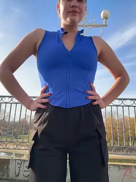 KikiWatson live sex cam