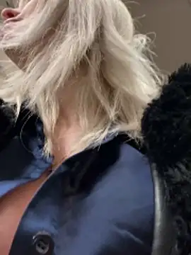 blondegirlx live sex cam