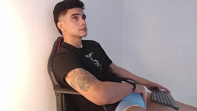 adam_levis17 live sex cam