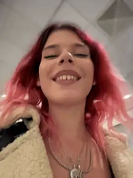 RiriRoseey live sex cam