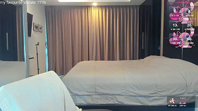 Hot_Mia_ live sex cam