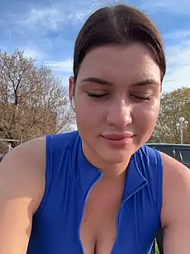 KikiWatson live sex cam