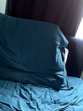 Valerie-4-U live sex cam