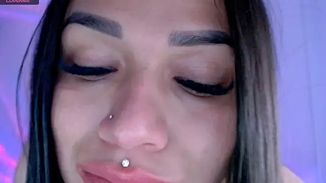 alee_lenoxx live sex cam