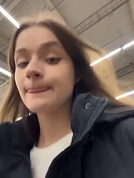 KittyQueeny live sex cam