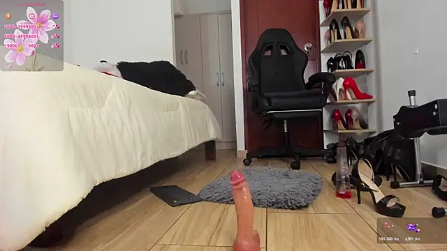 SophieBaker__'s cam snapshot