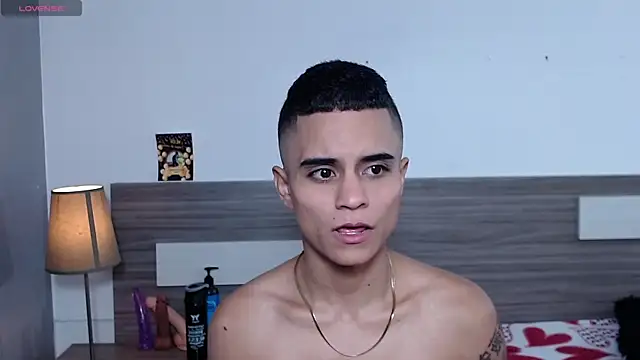 Liiamthompson's cam snapshot