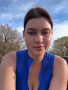 KikiWatson live sex cam