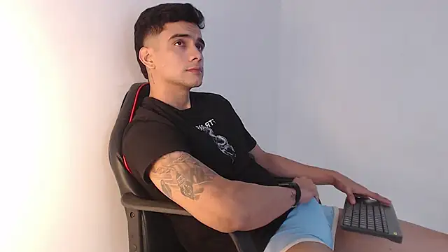 adam_levis17 live sex cam