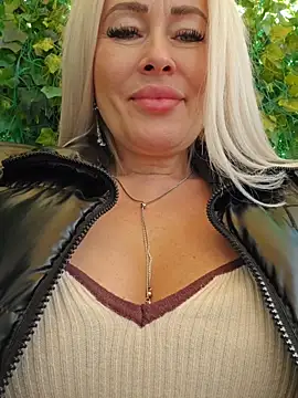 MILFBARBY live sex cam