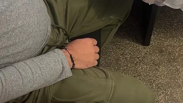 TigerOne19's cam snapshot