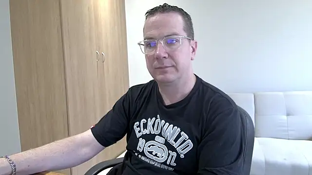 BrettJ81's cam snapshot