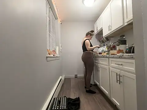 Snowbunnycake_131 live sex cam