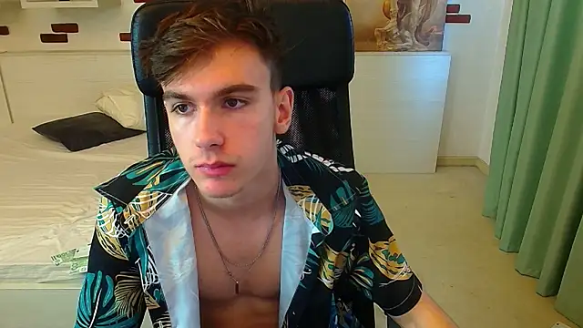 BradyFlint live sex cam