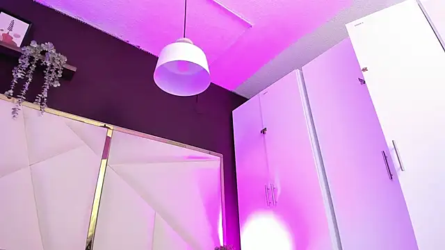 April_bowie live sex cam