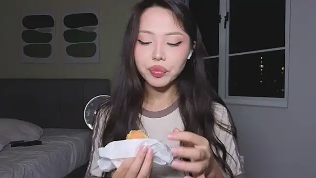 TammiLou live sex cam