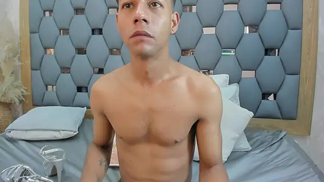 yayi_derek live sex cam