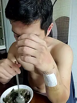 Woonee1680 live sex cam