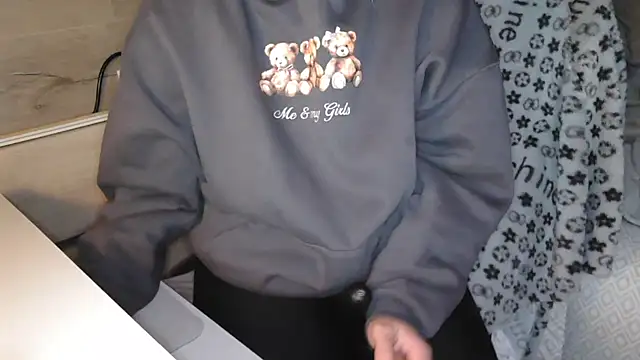 LaRa_forU's cam snapshot