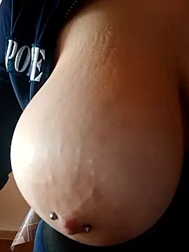 luciferelili's cam snapshot