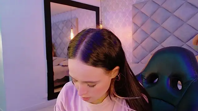 CARO_ADAMS1's cam snapshot