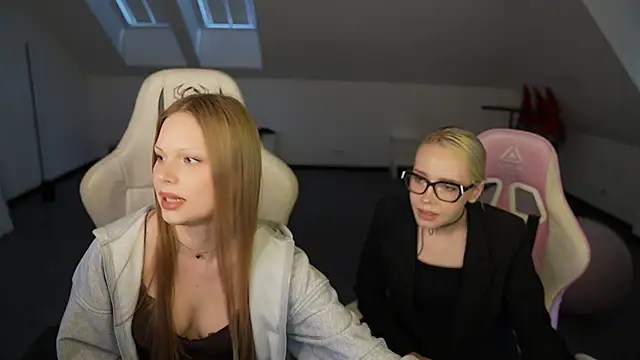 Jessica_start's cam snapshot