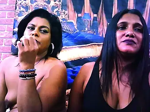 IndianSexyLady4u live sex cam