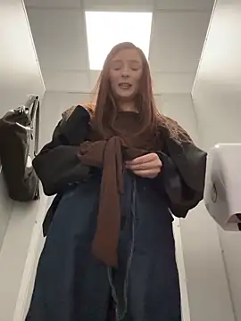 LilluKatten live sex cam