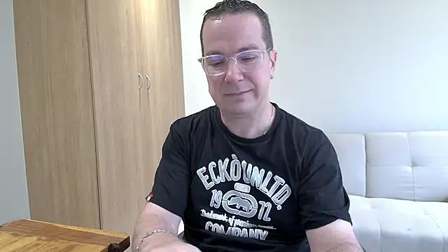 BrettJ81 live sex cam