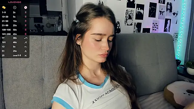 lovelyalivia live sex cam