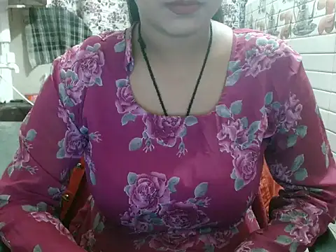 LovingPihu live sex cam