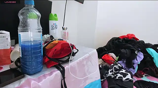 zou_quira live sex cam