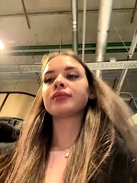 KristiRich live sex cam