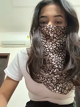 Kirti_Mittal live sex cam