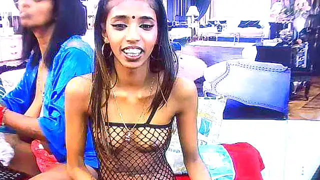 IndianSexySlender live sex cam