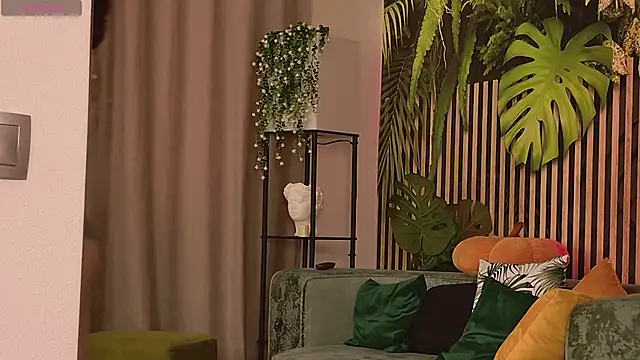 Chris_enigma's cam snapshot