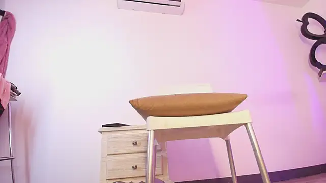 Arya-02 live sex cam