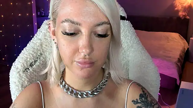 tykioty_Miley's cam snapshot